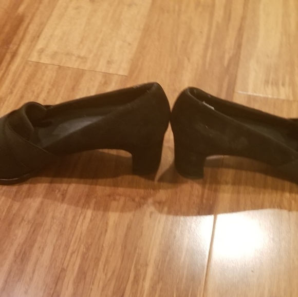 Stuart Weitzman Dress Shoe for sale - Picture 6 of 7